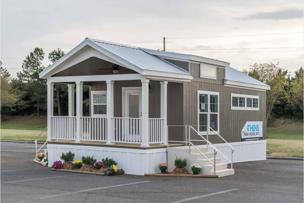 https://www.greenmarktinyhomes.com/wp-content/uploads/2019/05/aph-630-exterior-1-1024x683.jpg